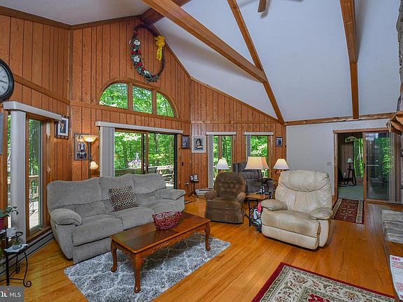 3rd image of 47 Trillium Ct