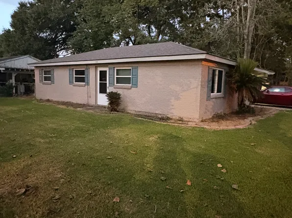730 S 12th St, Port Allen, LA 70767
