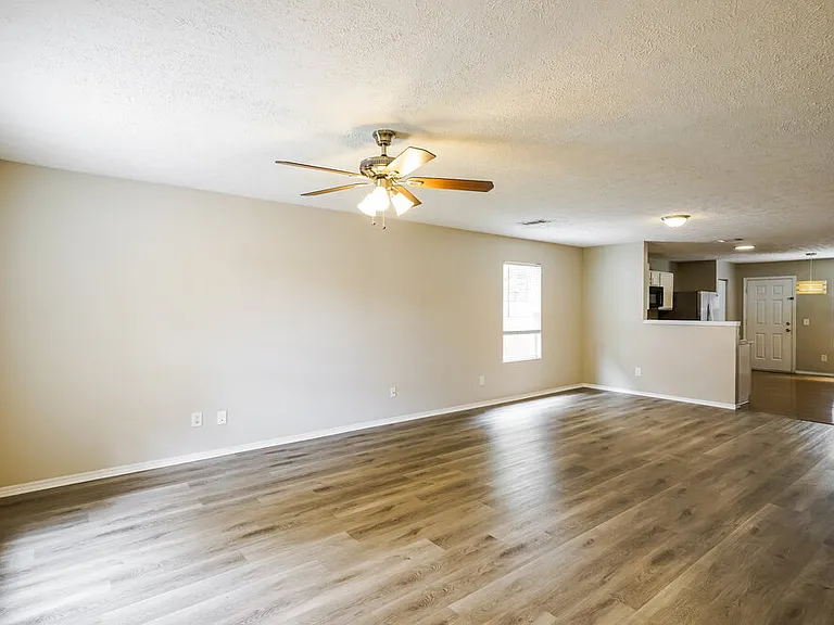 5221 Sunsail Dr — Photo 3