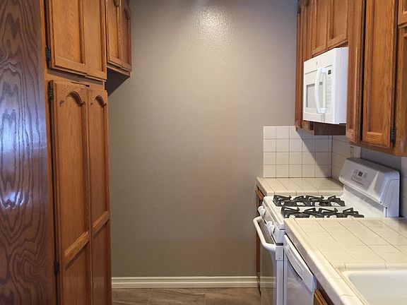 3rd image of 17200 Newhope St APT 322A