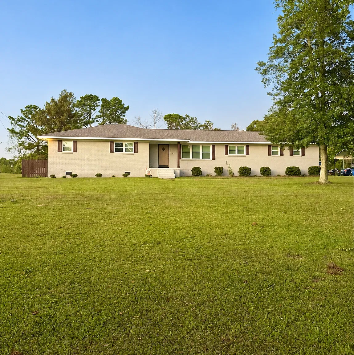 3 bed, 1855 sqft, $1,695 — Photo 1