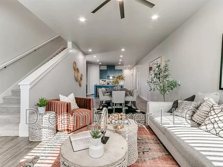 2807 Clifton Ter — Photo 30
