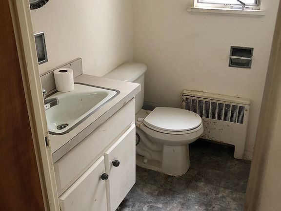 2nd image of 637 Gibson Ave