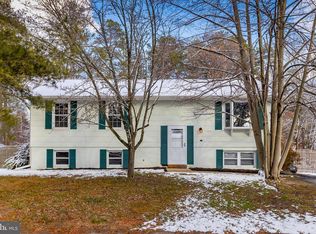 2 Debras Ln, Sicklerville, NJ 08081