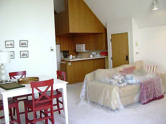 5th image of 696 Mowbray Arch APT 550