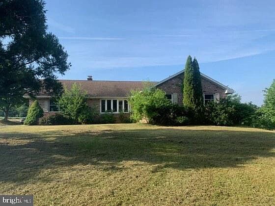 1st image of 1060 Roxbury Rd