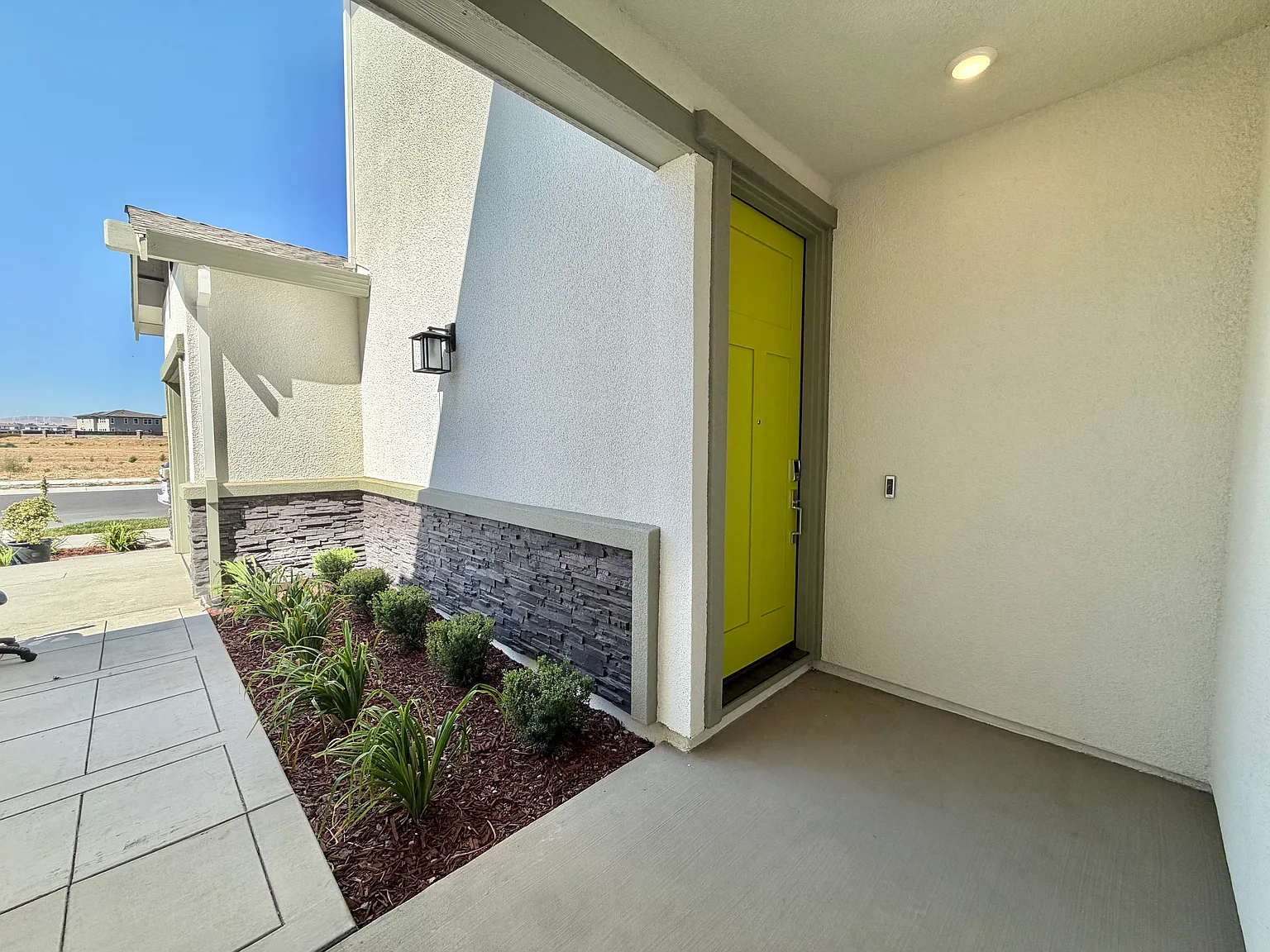 1 bed, 500 sqft, $1,749 — Photo 2