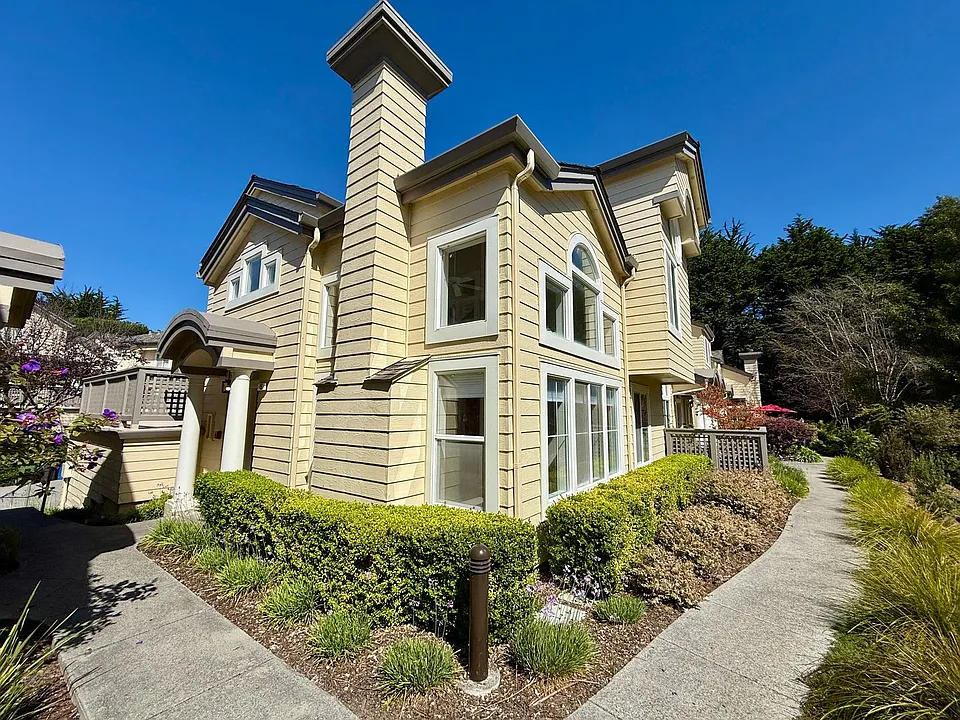 49 Erin Ln