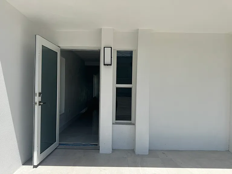 3315 NW 13th Ter — Photo 3