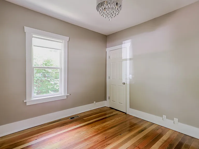 1128 New York St — Photo 15
