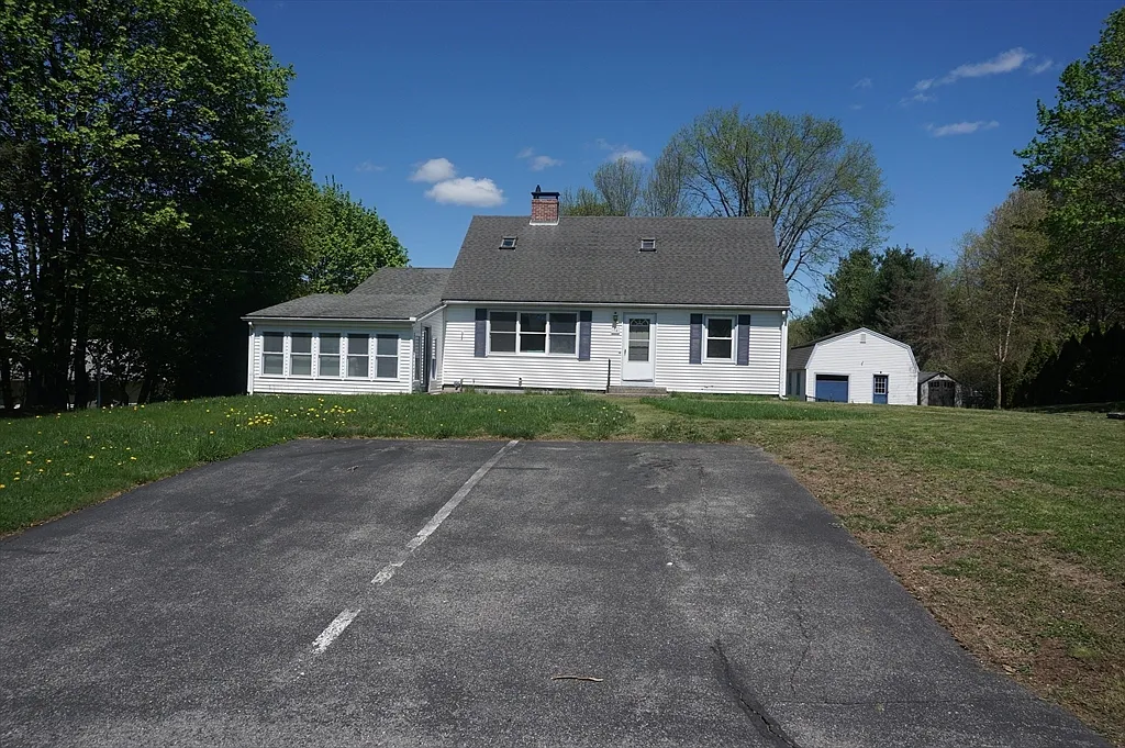 Building Photo - 34 Fairview Ave #B