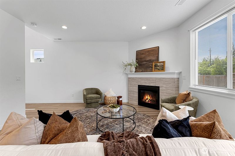 5th image of 1806 NE 11th Avenue