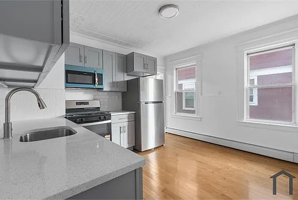 565 Carroll Ave #1 — Photo 1