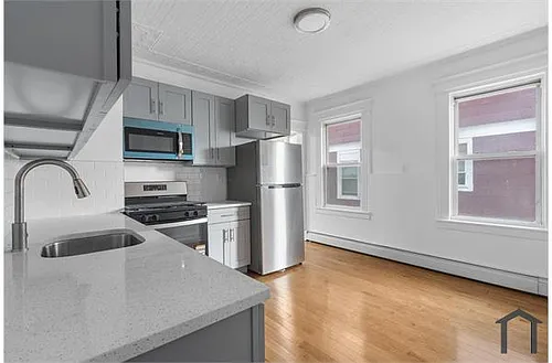 565 Carroll Ave #1 Photo 1