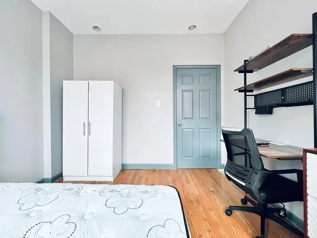 4 bed, 4.0 bath, 1200 sqft, $1,150 — Photo 4