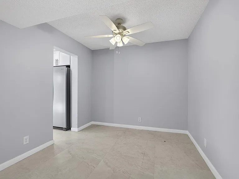 3590 Via Poinciana #202 — Photo 24
