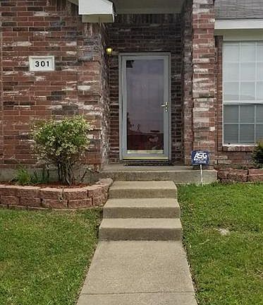 3rd image of 301 Havenwood Ln