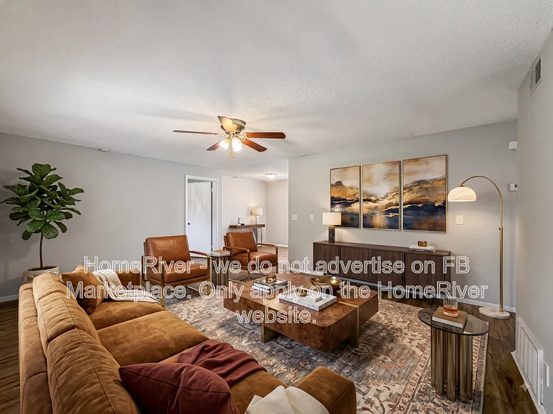 3 bed, 2.0 bath, 1044 sqft, $2,375 — Photo 2