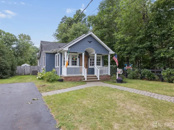 74 Walnut St, Spotswood, NJ 08884