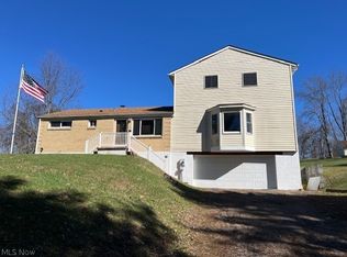 101 Westlake Ln, New Cumberland, WV 26047