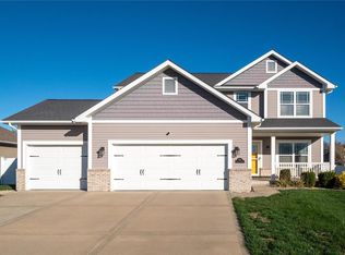 728 Longfellow Dr, O'Fallon, IL 62269