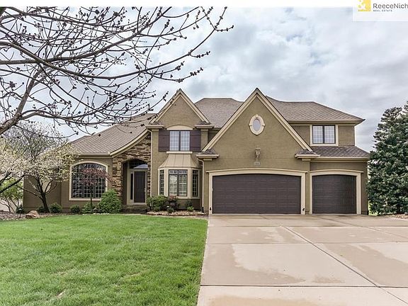 Lovely Timberstone Home. Charming roof slope, new garage doors, bay window at dining room and triple at study. Front is North so back enjoys lovely southern views.
