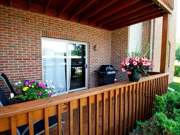 3rd image of 9749 Wildflower Ct