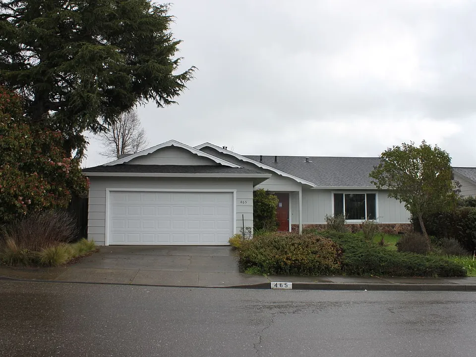 465 Pleasant Hill Ave N
