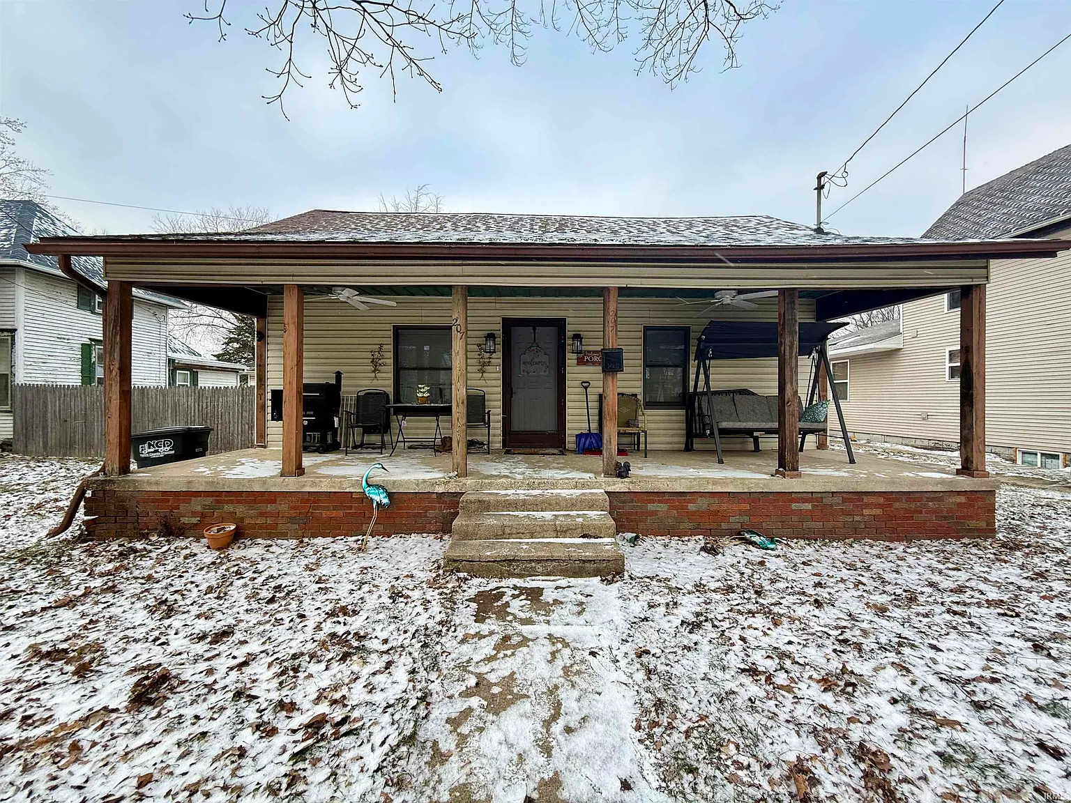 207 E Lisle St photo 1