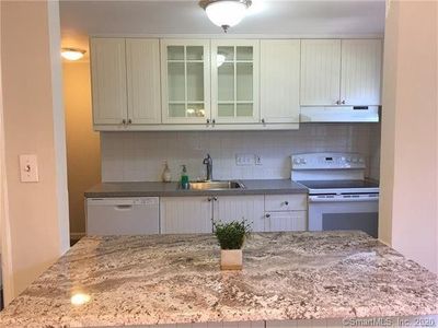 136 Heritage Hill Rd APT B, New Canaan, CT, 06840