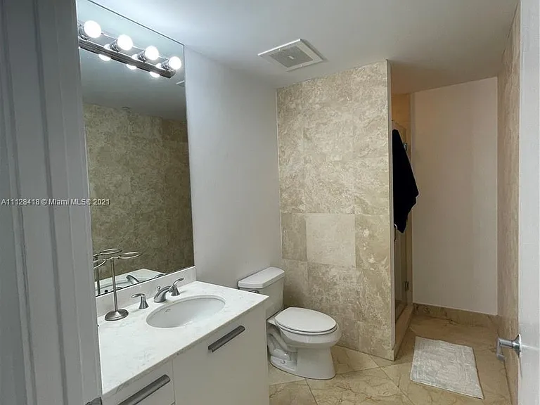 1060 Brickell Ave #613 — Photo 6