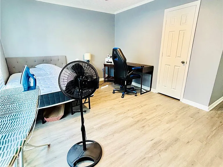 108 Barrington Dr #1 — Photo 5