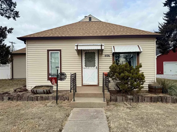 406 W Pine St, Doniphan, NE 68832