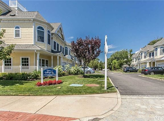 3rd image of 103 Emily Dr