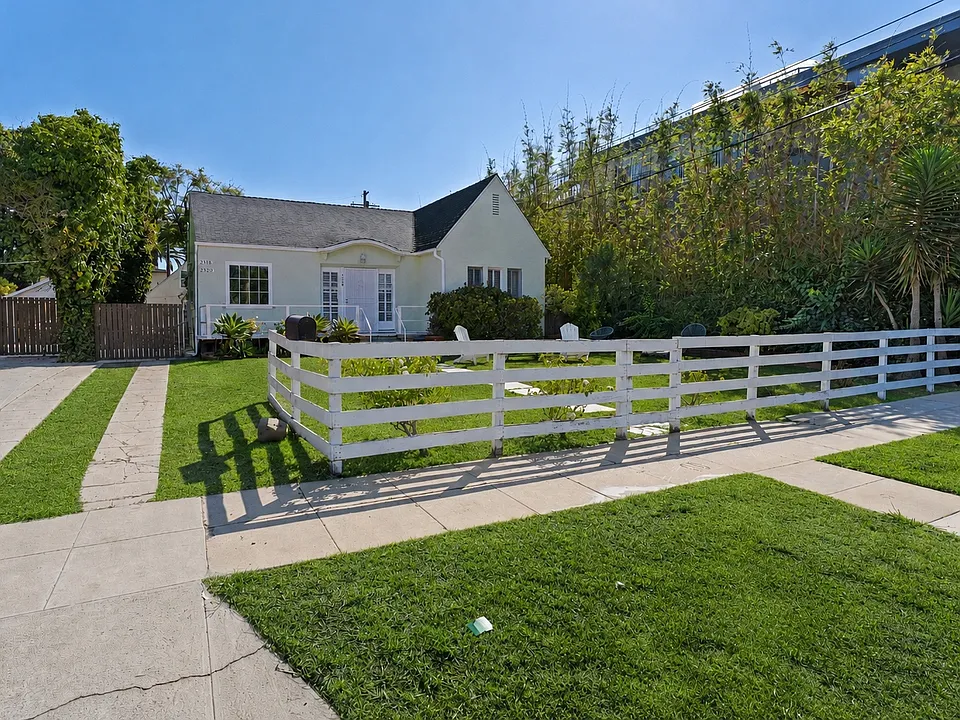 2320 Superior Ave