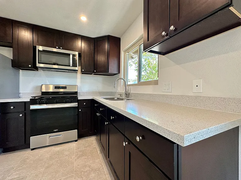 561 Desert View Dr #4 — Photo 5