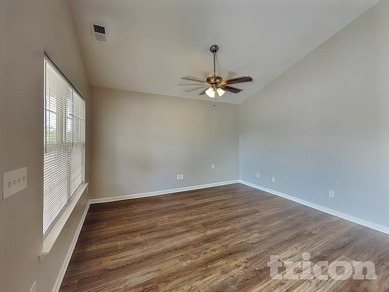180 Riglaw Cir — Photo 3