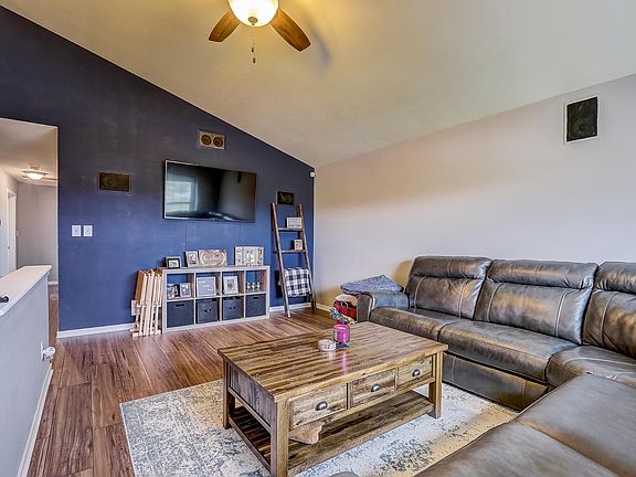 4th image of 437 Conservancy Dr