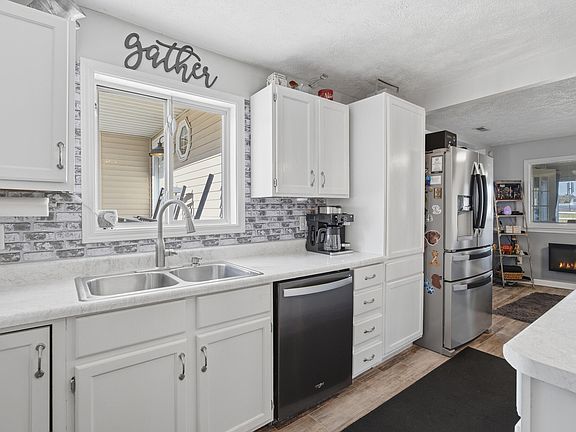5th image of 51770 Easy St