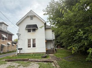 886 N Sharpsville Ave, Sharon, PA 16146