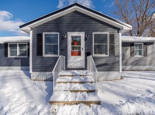 30 Chapel St, Calais, ME 04619