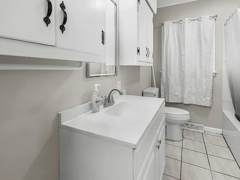 308 Buchanan Cir — Photo 6