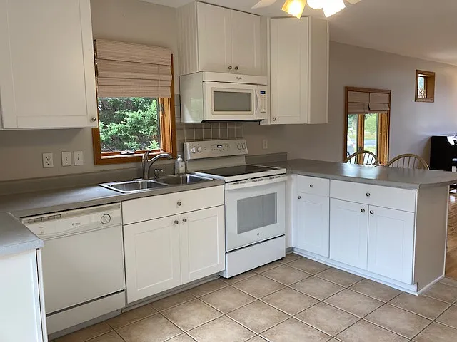 14 Dartmouth Dr — Photo 5