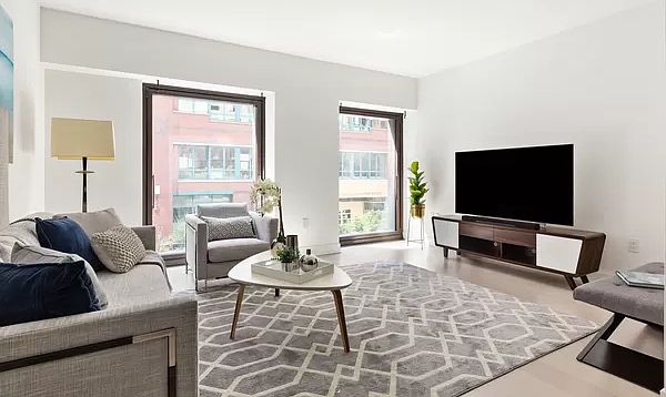 1st image of 55 W 17th St #203