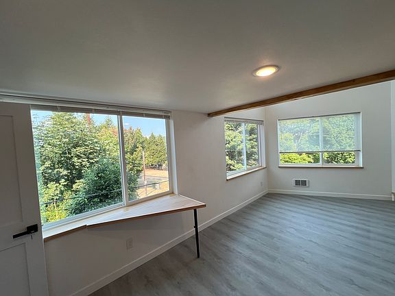 5th image of 1027 Sturgus Ave S #4-1
