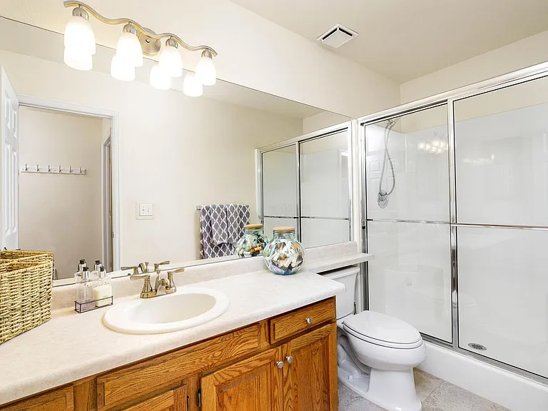 146 Luxury Ln — Photo 16