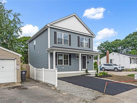 3rd image of 10 Fyffe Ave