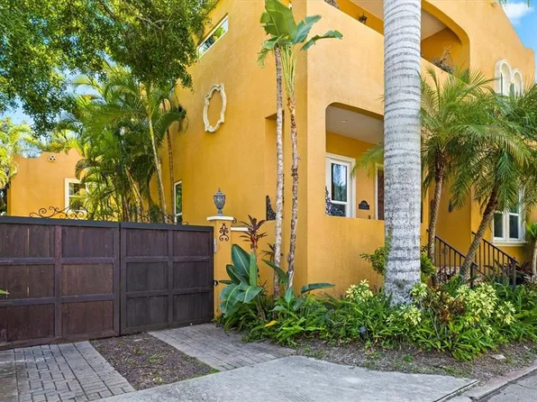 1724 Cherry Ln, Sarasota, FL 34236