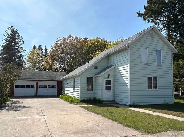 525 Delta Ave, Manistique, MI 49854