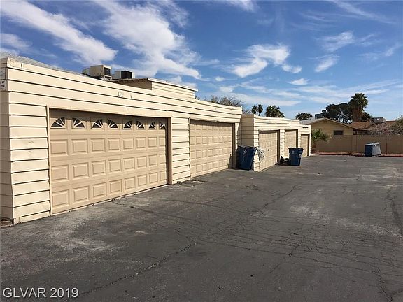 2nd image of 4962 Larkspur St